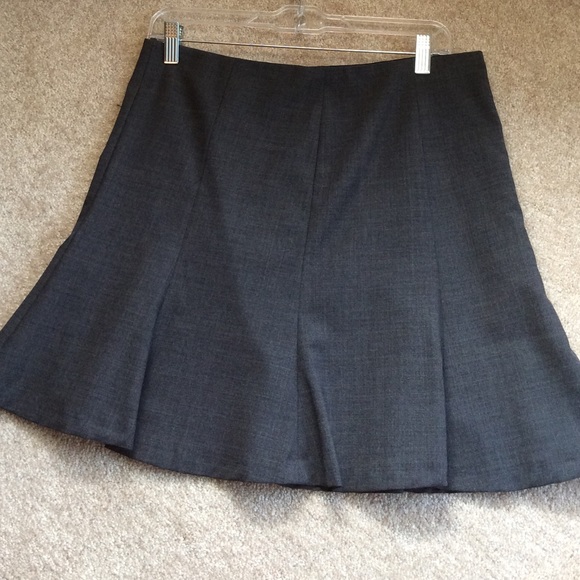 Express Skirt - Picture 2 of 5